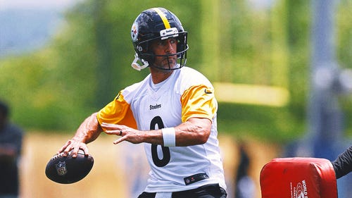 NFL Trending Image: Aaron Rodgers confirms he's wearing a wedding ring, but for who?